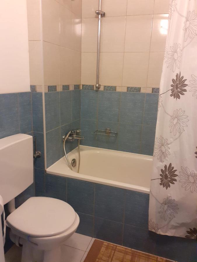 Km House Cerny Most Hostel Praga Zewnętrze zdjęcie