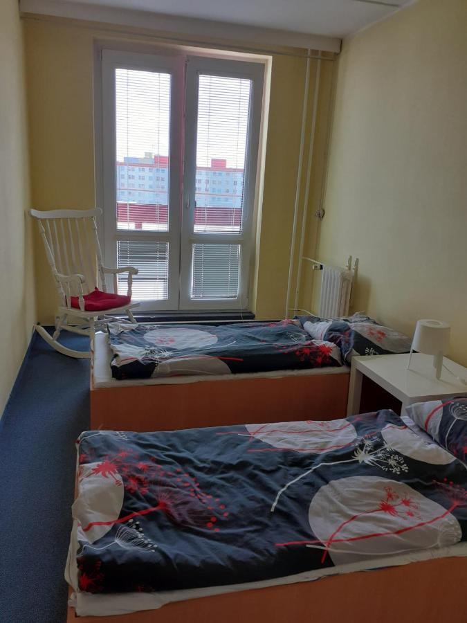Km House Cerny Most Hostel Praga Zewnętrze zdjęcie