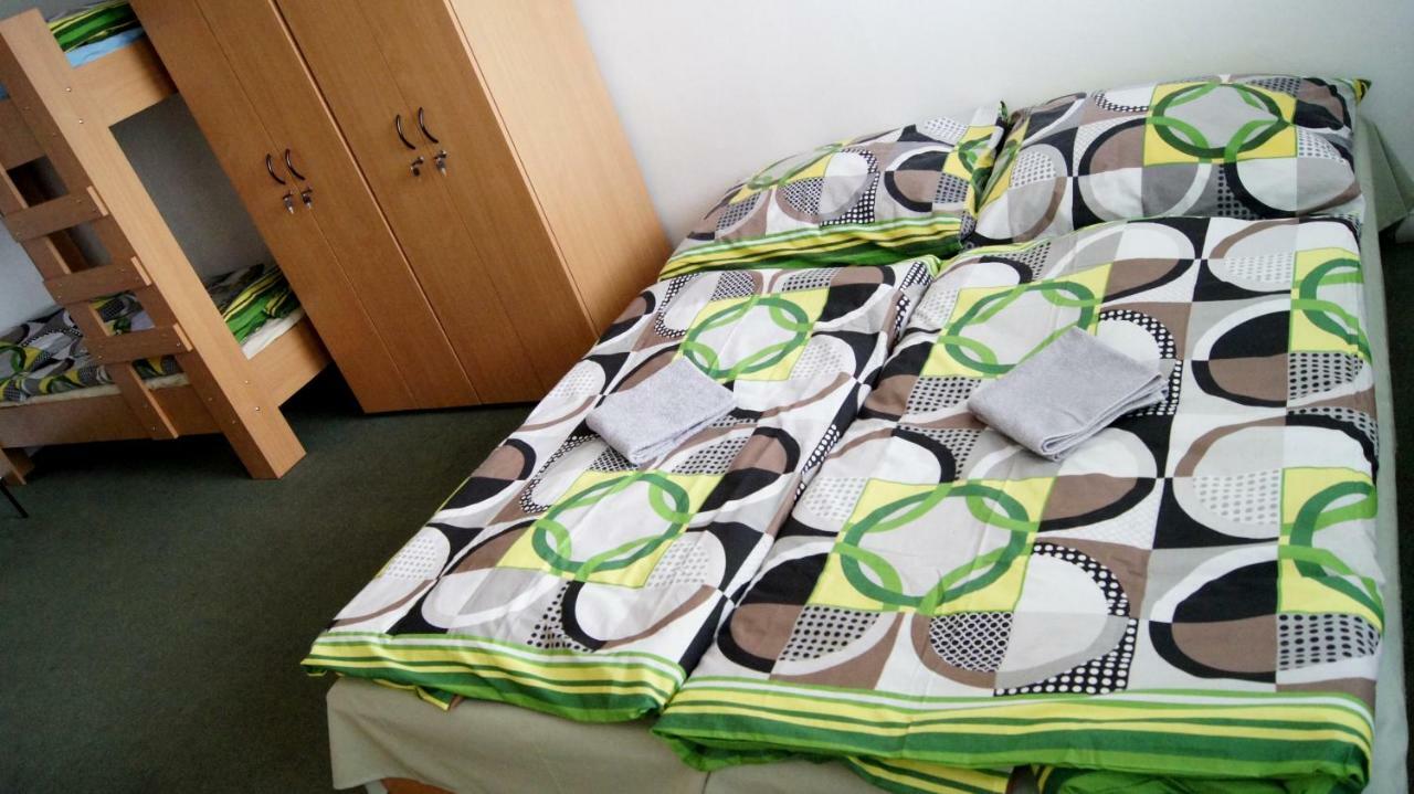 Km House Cerny Most Hostel Praga Zewnętrze zdjęcie