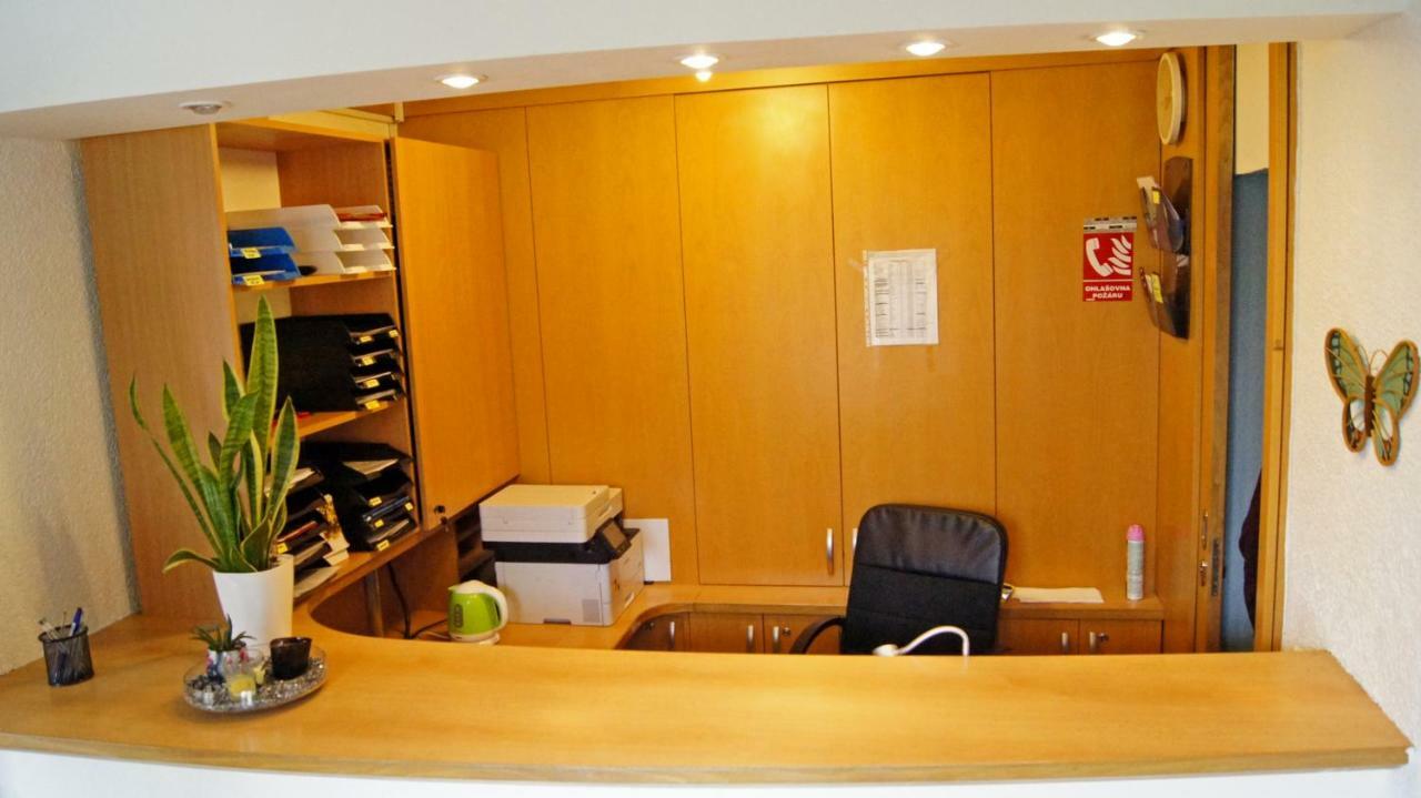 Km House Cerny Most Hostel Praga Zewnętrze zdjęcie