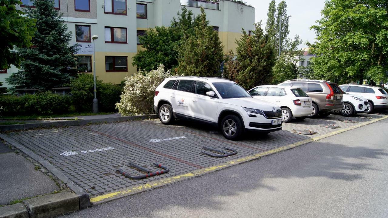 Km House Cerny Most Hostel Praga Zewnętrze zdjęcie