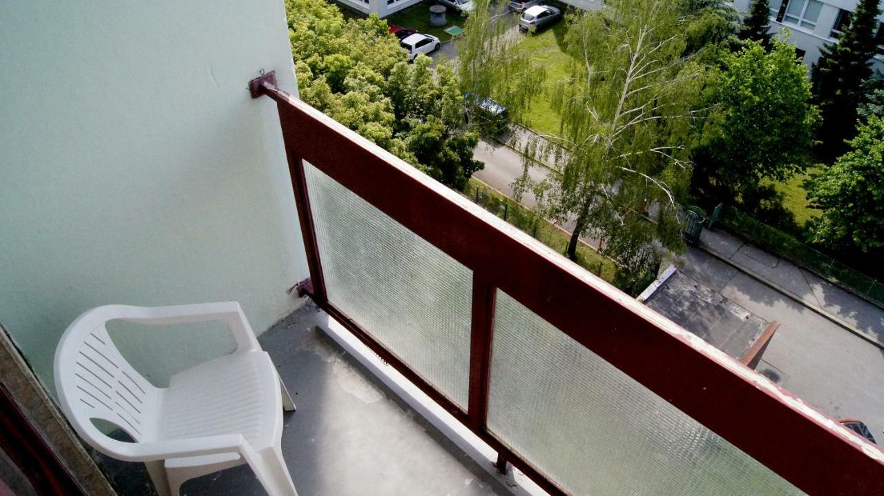 Km House Cerny Most Hostel Praga Zewnętrze zdjęcie