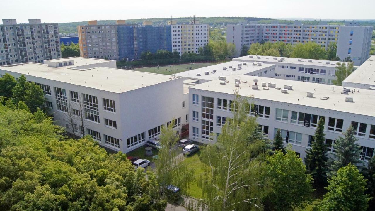 Km House Cerny Most Hostel Praga Zewnętrze zdjęcie