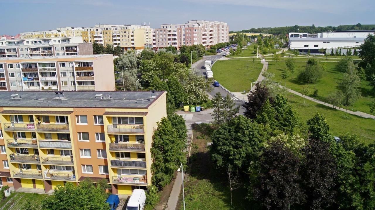 Km House Cerny Most Hostel Praga Zewnętrze zdjęcie