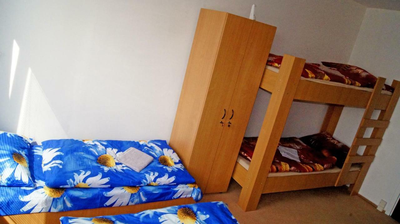Km House Cerny Most Hostel Praga Zewnętrze zdjęcie
