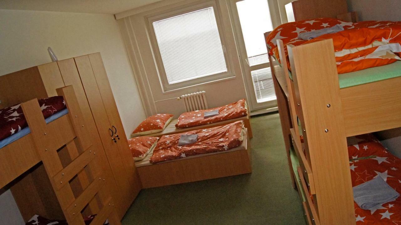 Km House Cerny Most Hostel Praga Zewnętrze zdjęcie
