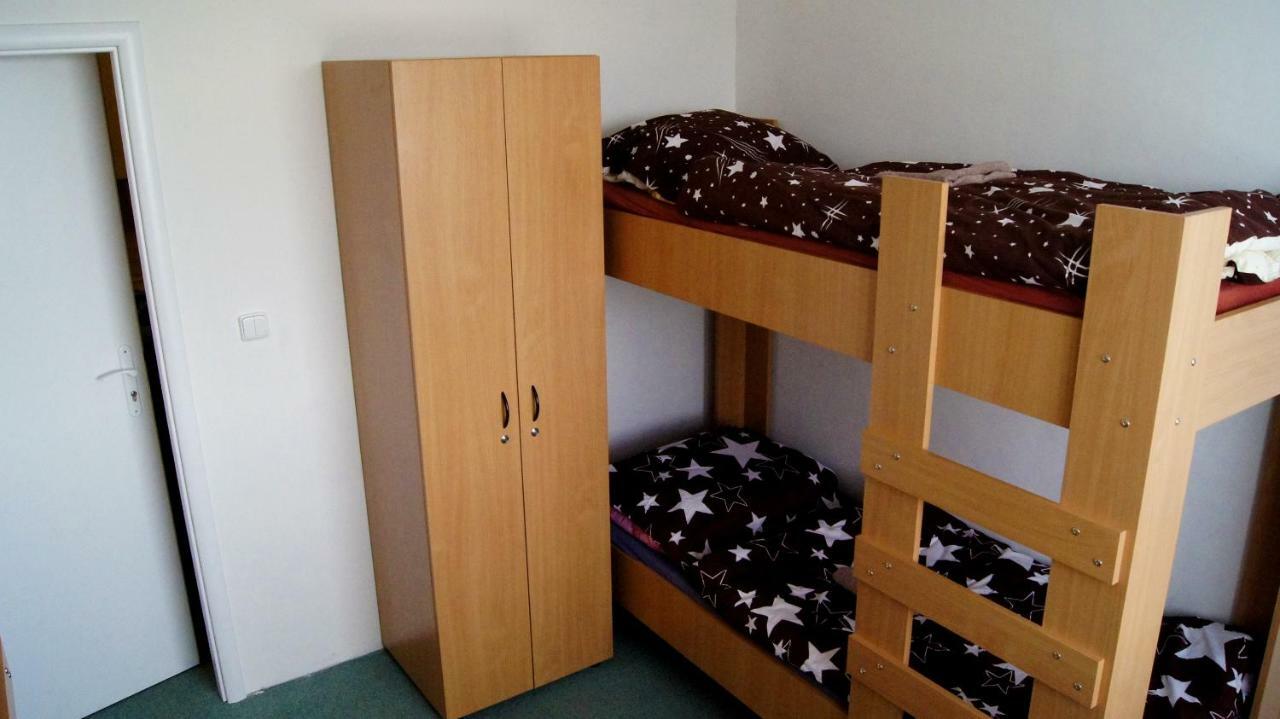 Km House Cerny Most Hostel Praga Zewnętrze zdjęcie