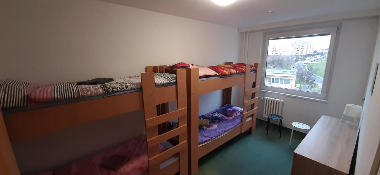 Km House Cerny Most Hostel Praga Zewnętrze zdjęcie