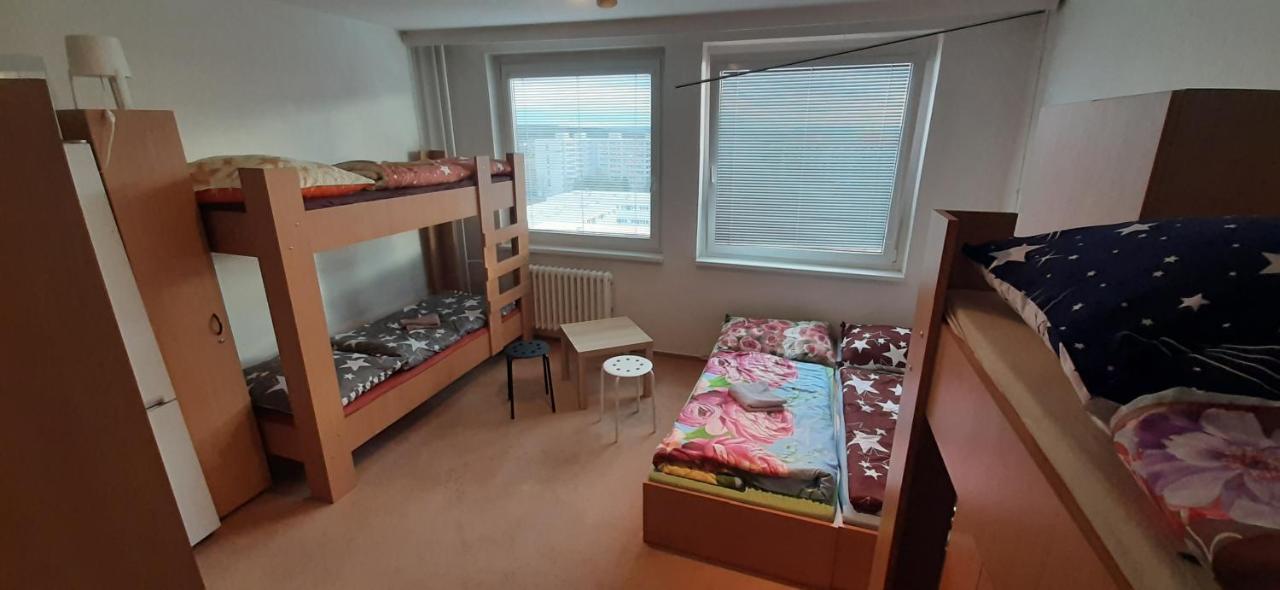 Km House Cerny Most Hostel Praga Zewnętrze zdjęcie